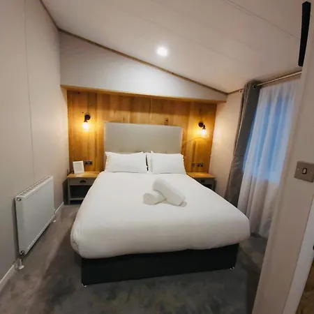 Holiday home Bridgeview With Hot Tub